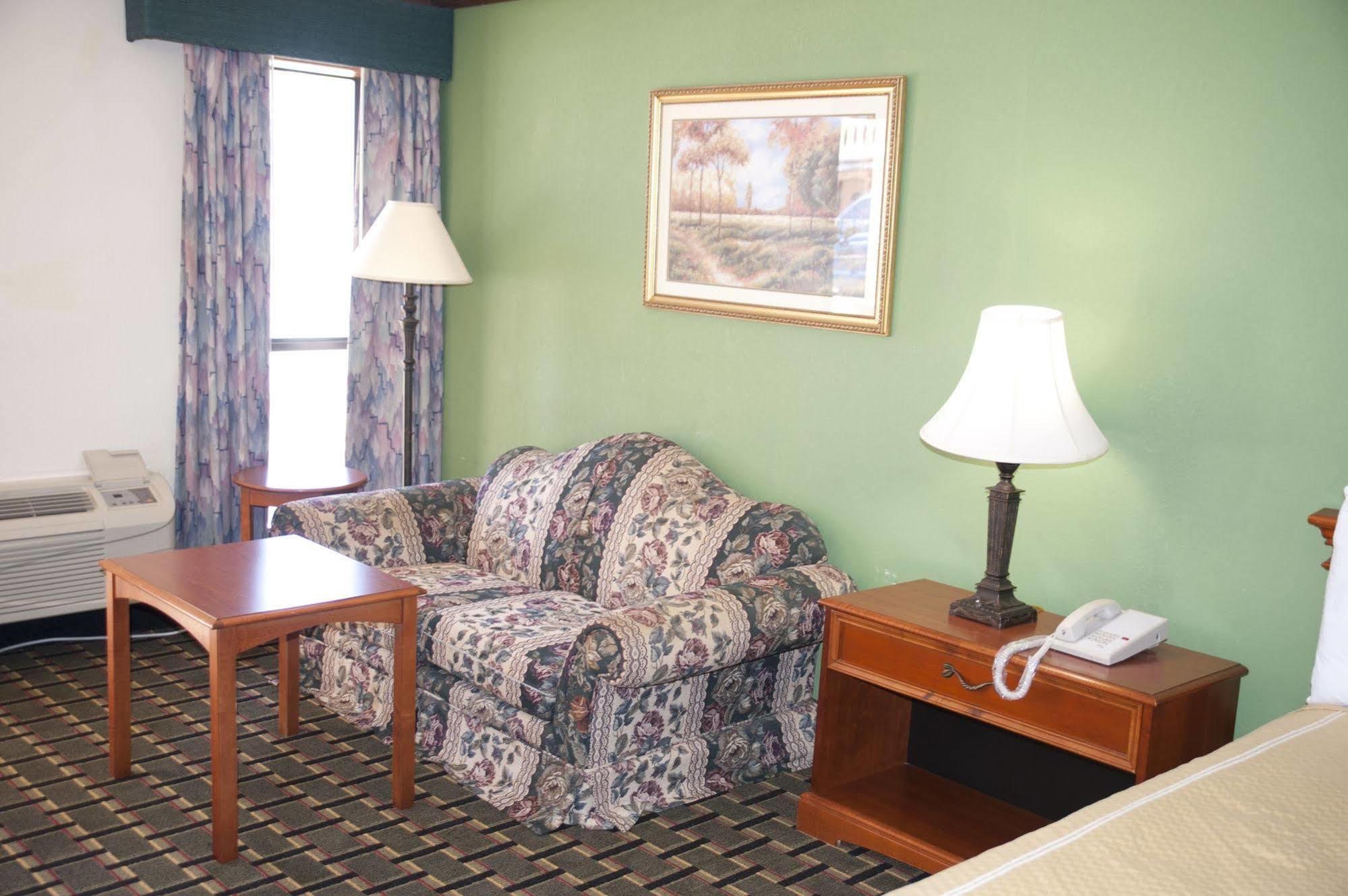 Victorian Inn & Suites Nacogdoches Extérieur photo