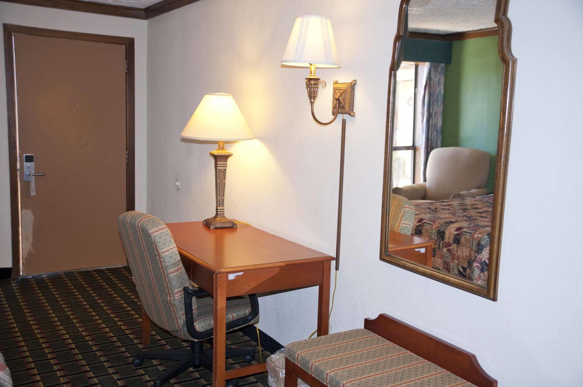 Victorian Inn & Suites Nacogdoches Extérieur photo